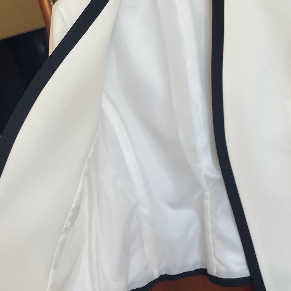 Evan Picone Cream Blazer with Black Trim - Picture 3 of 4
